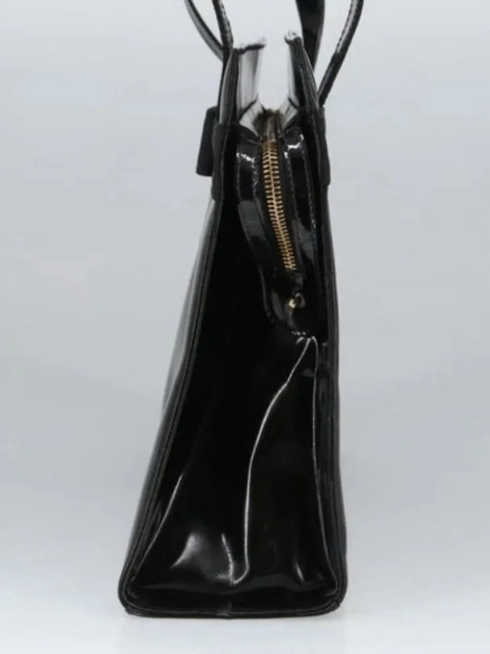 Salvatore Ferragamo Shoulder Bag Enamel Black Gold Auth bs19918